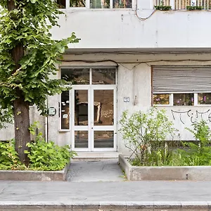 City Heart Retreat Elegant Apartment