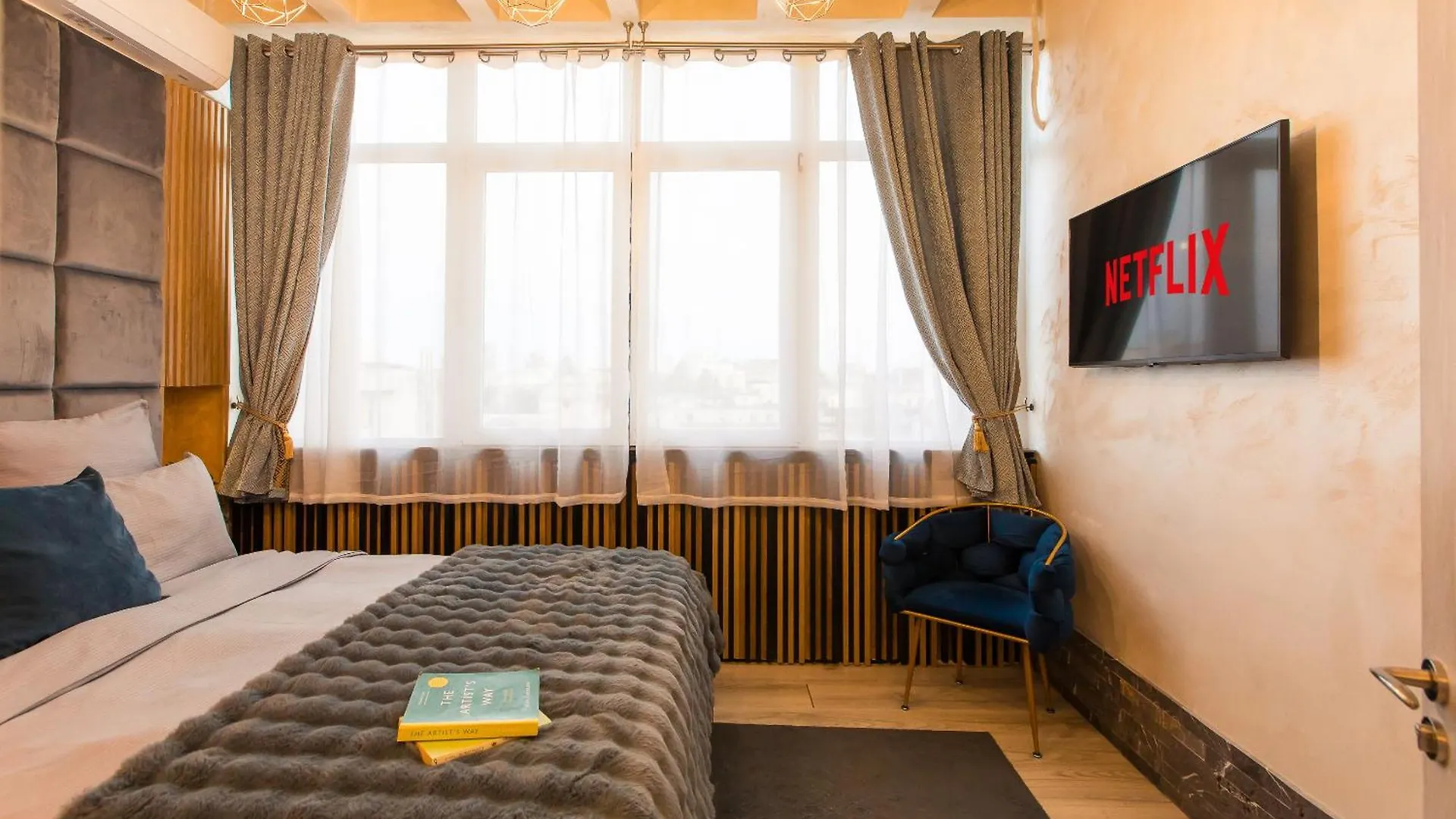 Apartment Royalty Apt With City Views On Calea Victoriei Bucharest