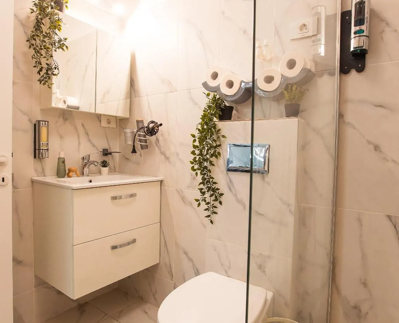 Royalty Apt With City Views On Calea Victoriei Bucharest Romania