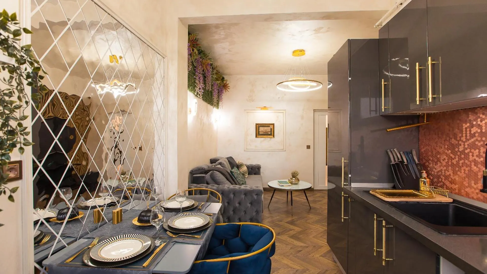Apartment Royalty Apt With City Views On Calea Victoriei Bucharest