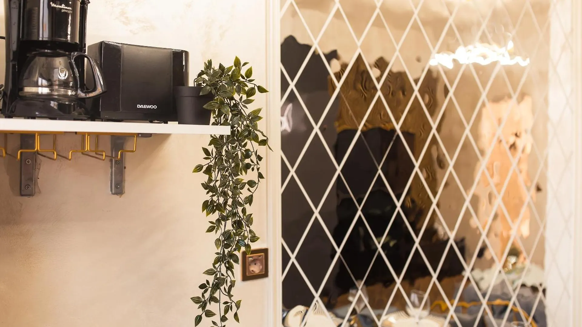 Apartment Royalty Apt With City Views On Calea Victoriei Bucharest
